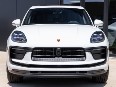 2026 Porsche Macan AWD