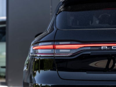2026 Porsche Macan Macan