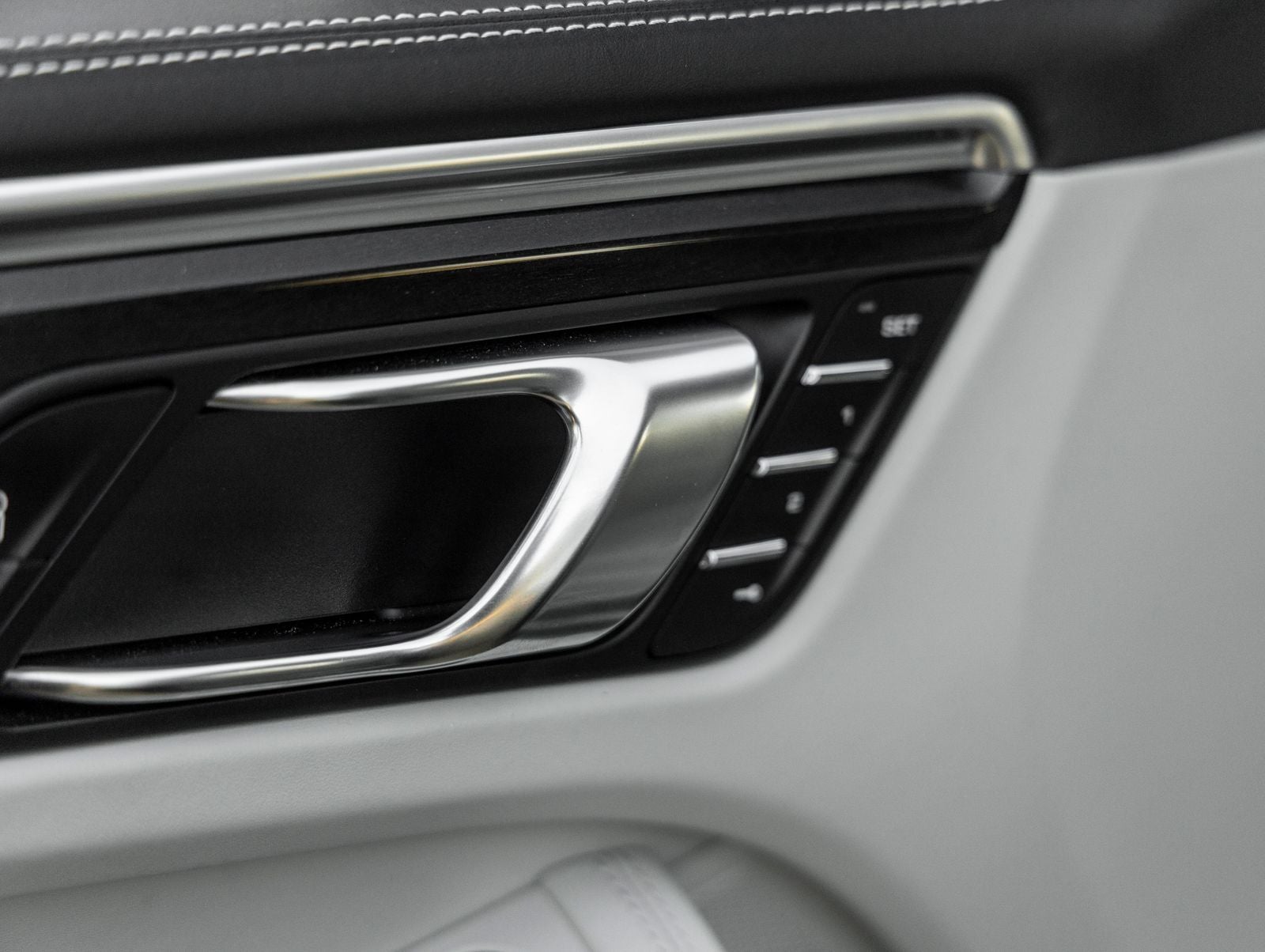 2023 Porsche Macan Macan (MY23)