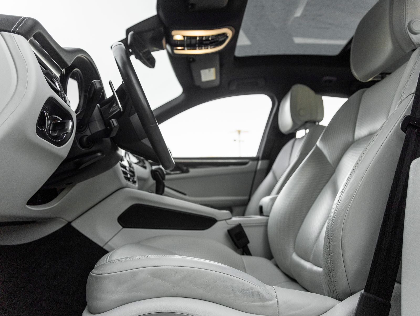 2023 Porsche Macan Macan (MY23)