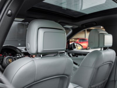 2023 Porsche Macan Macan (MY23)