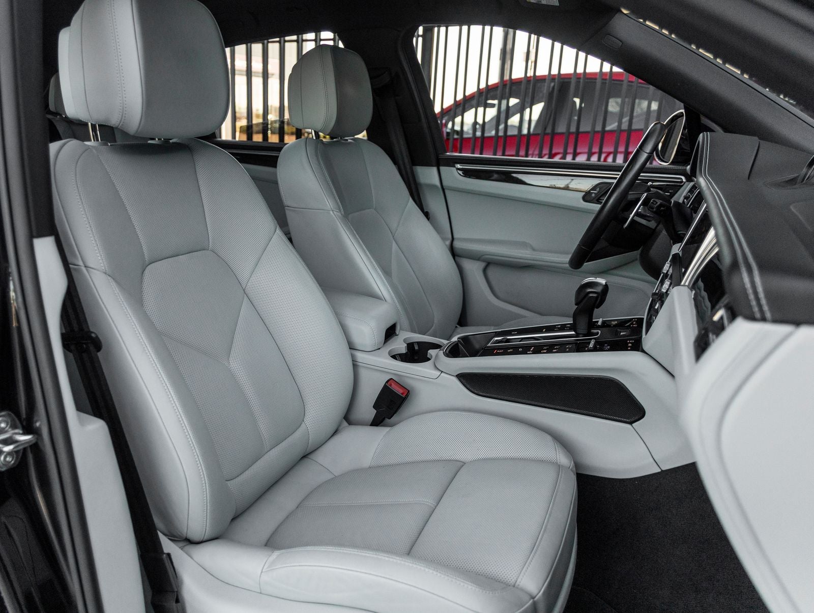 2023 Porsche Macan Macan (MY23)