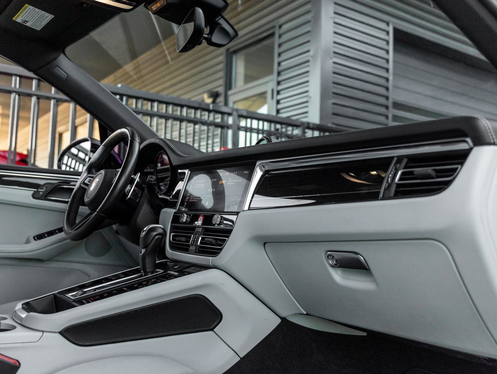 2023 Porsche Macan Macan (MY23)