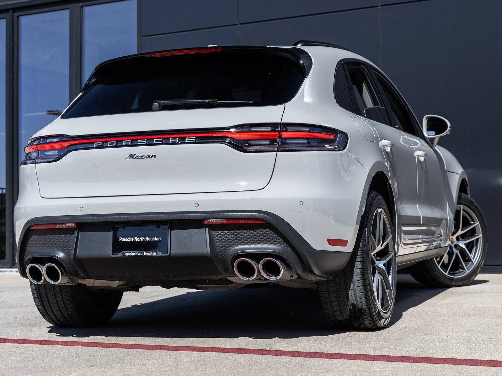 2023 Porsche Macan Macan (MY23)