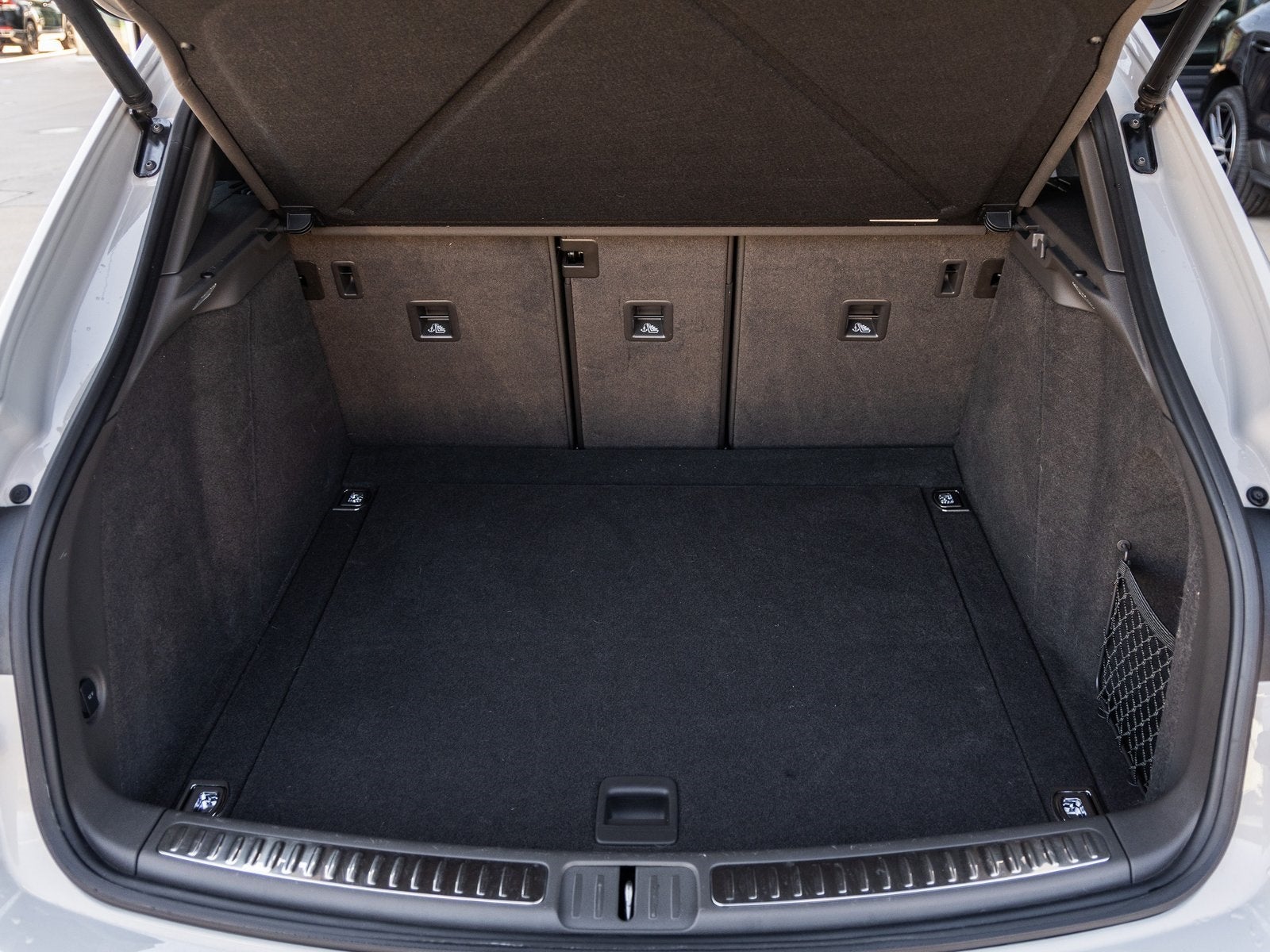 2023 Porsche Macan Macan (MY23)