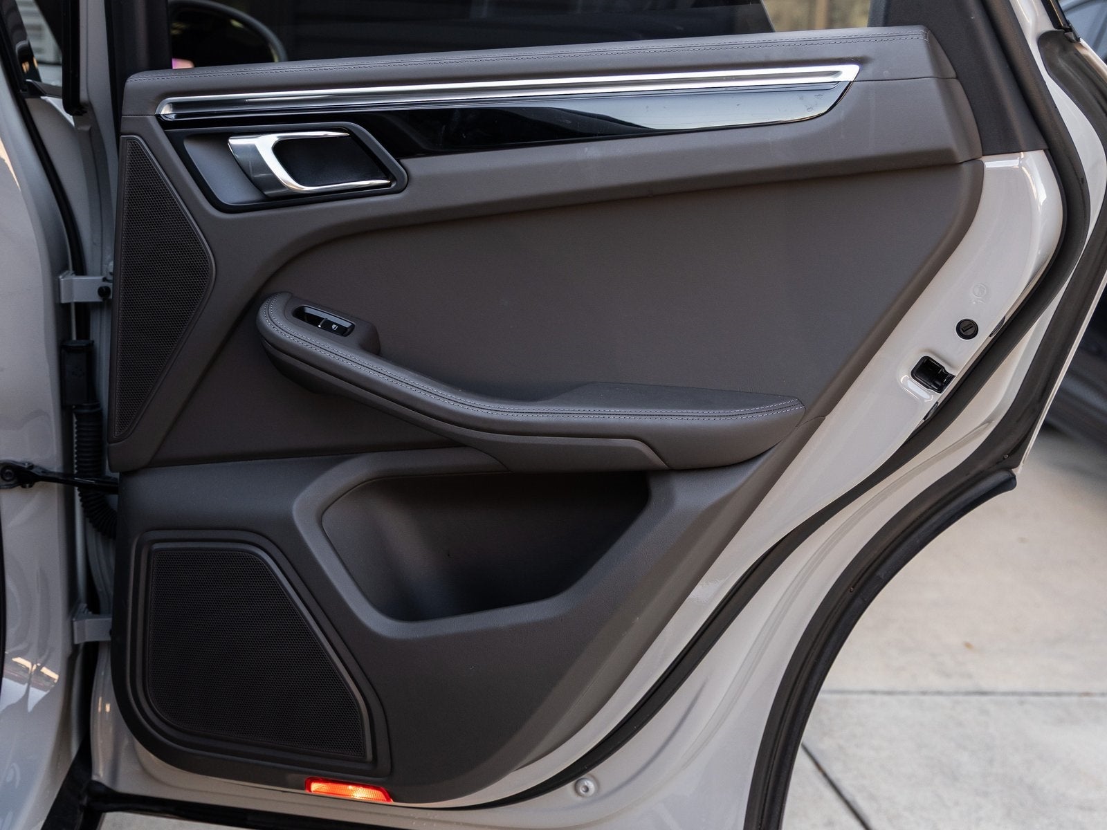 2023 Porsche Macan Macan (MY23)