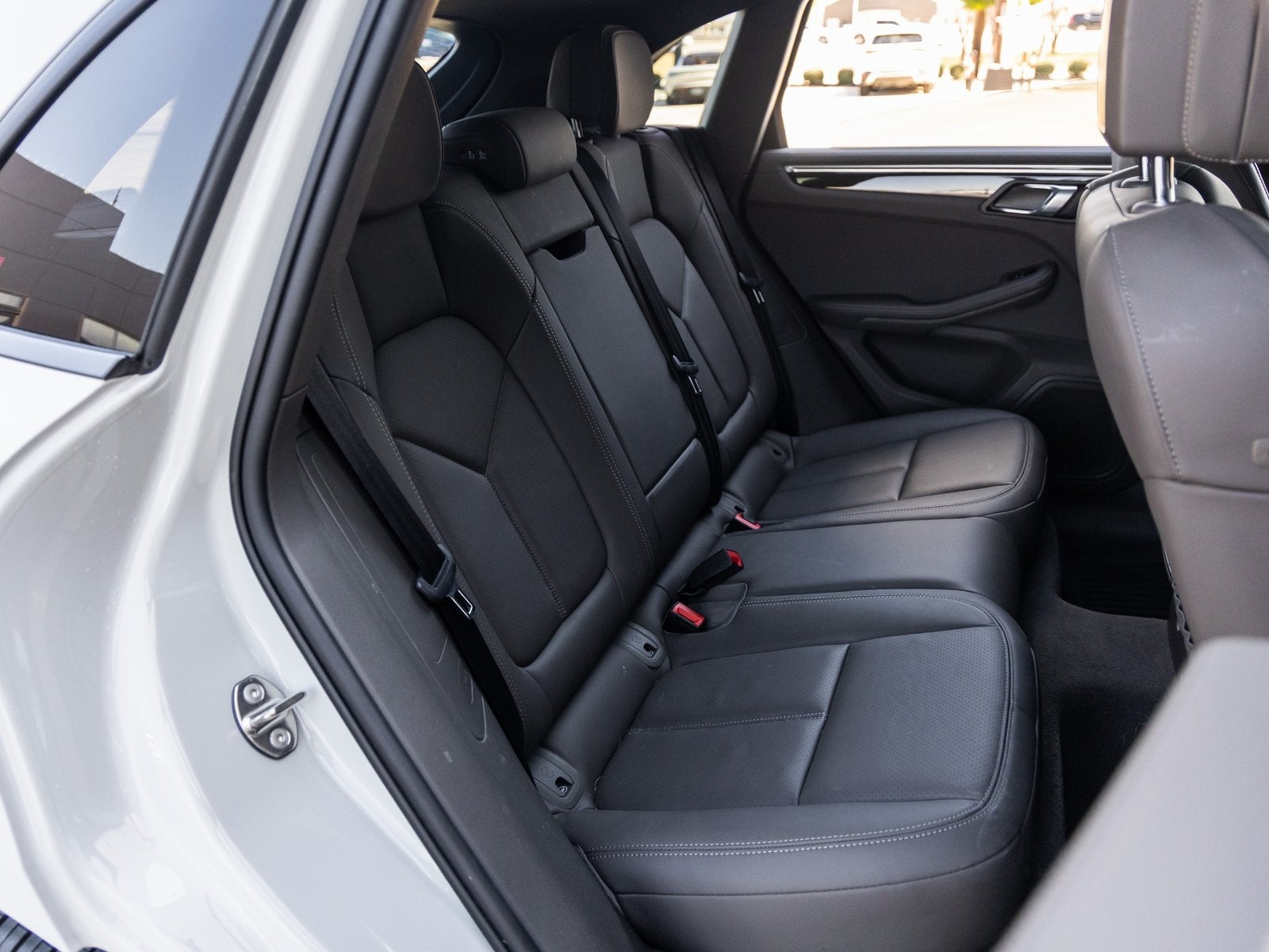 2023 Porsche Macan Macan (MY23)