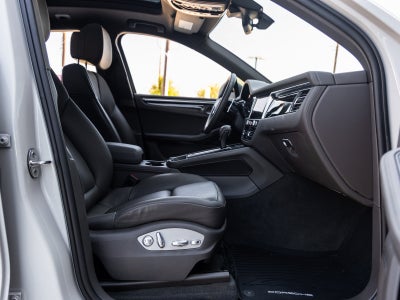 2023 Porsche Macan Macan (MY23)