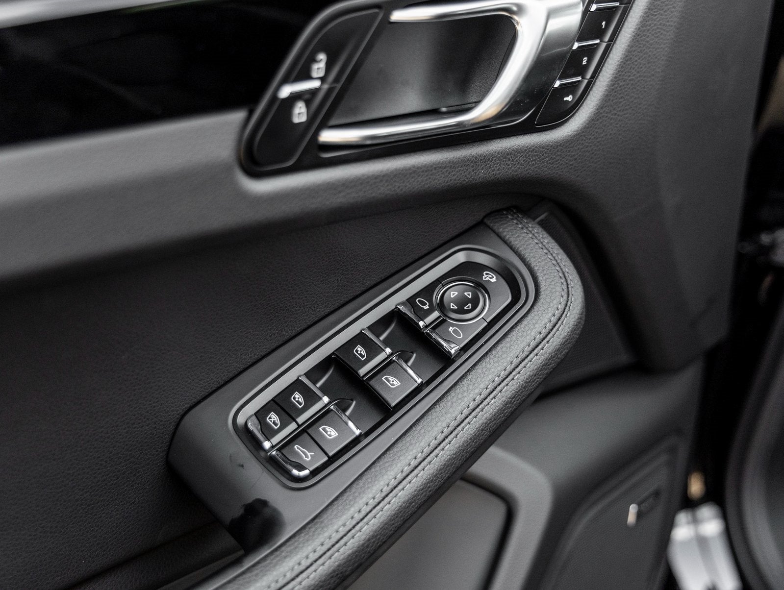 2025 Porsche Macan Macan