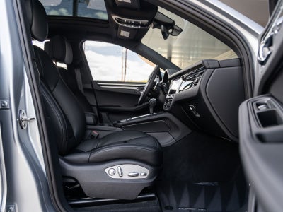 2026 Porsche Macan AWD