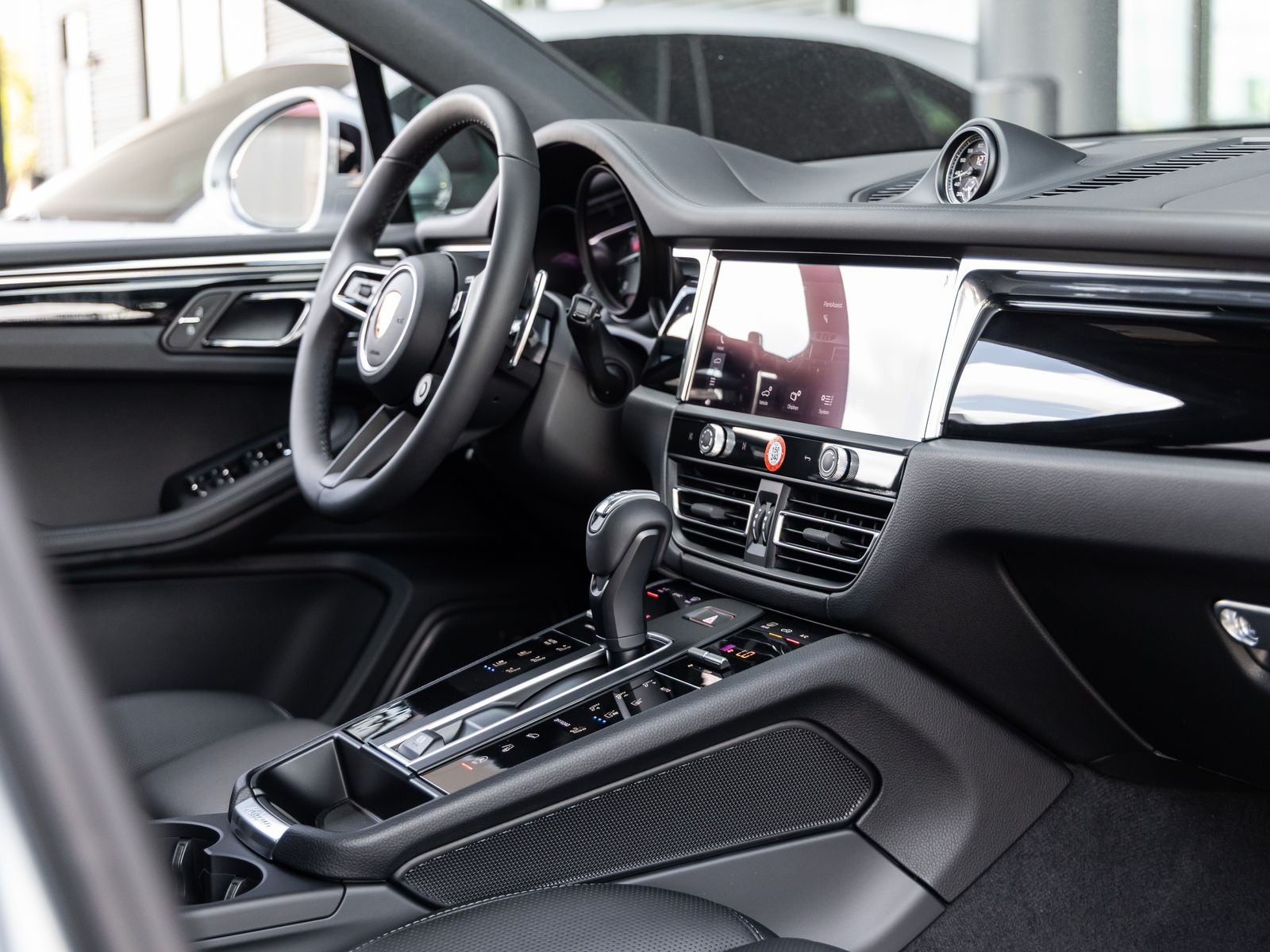 2026 Porsche Macan AWD