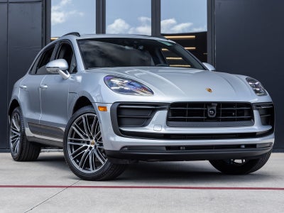 2026 Porsche Macan AWD