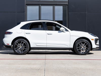 2026 Porsche Macan AWD
