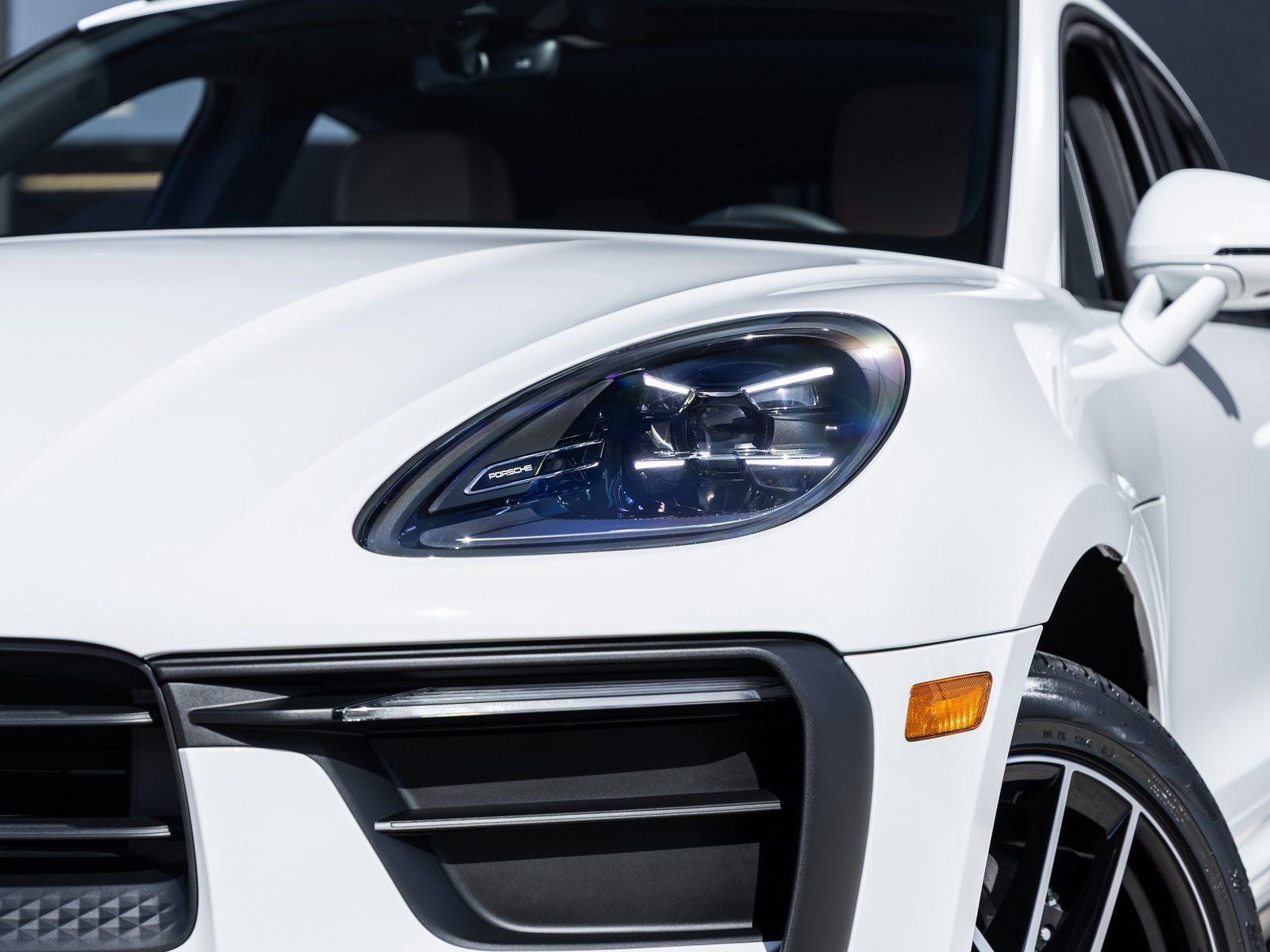 2026 Porsche Macan AWD