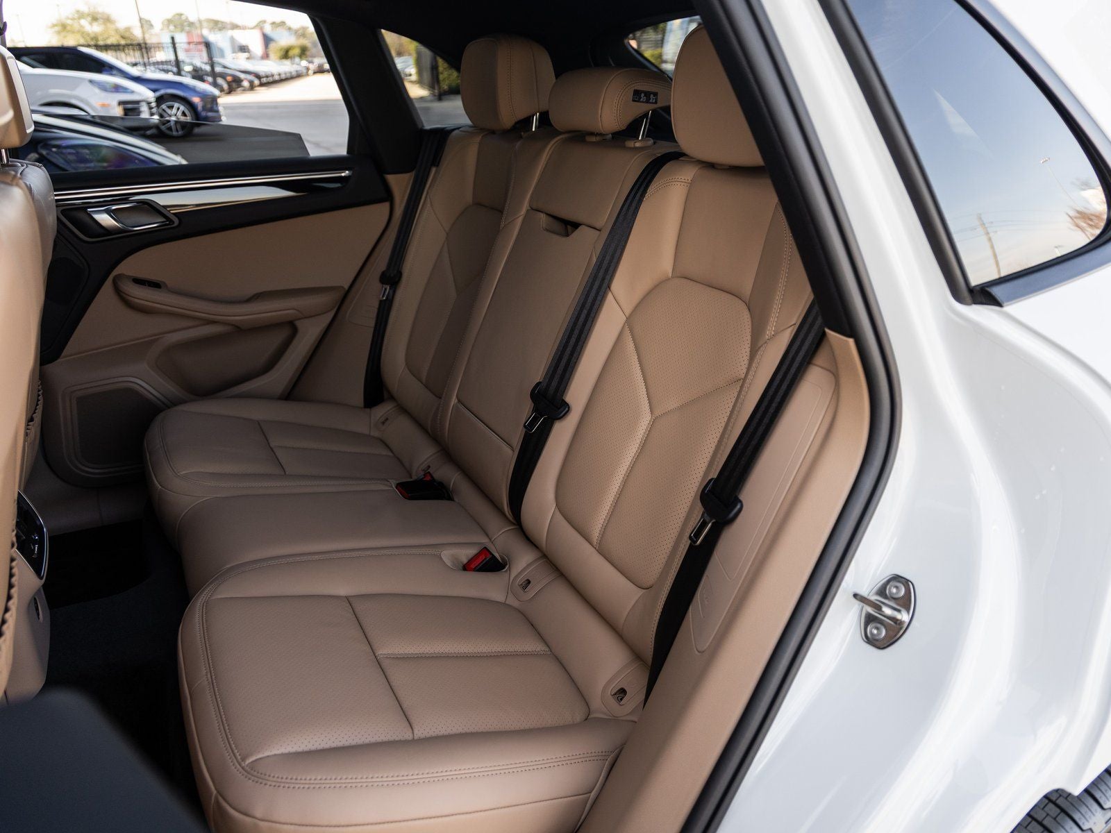 2026 Porsche Macan AWD