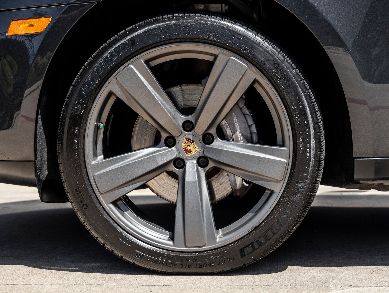 2022 Porsche Macan AWD