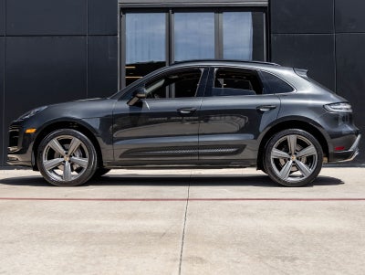 2022 Porsche Macan AWD