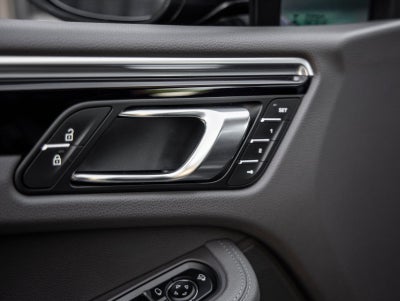 2022 Porsche Macan AWD