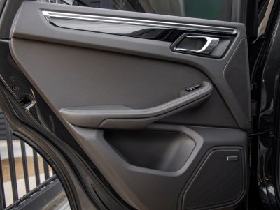 2022 Porsche Macan AWD