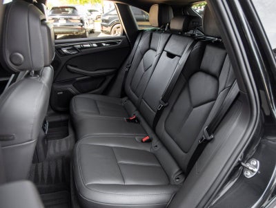 2022 Porsche Macan AWD