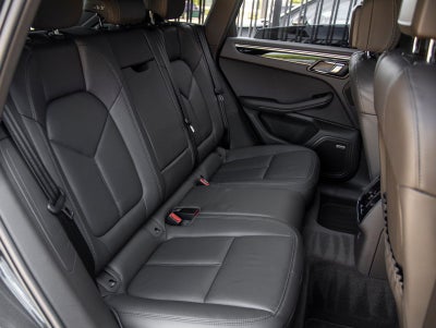 2022 Porsche Macan AWD