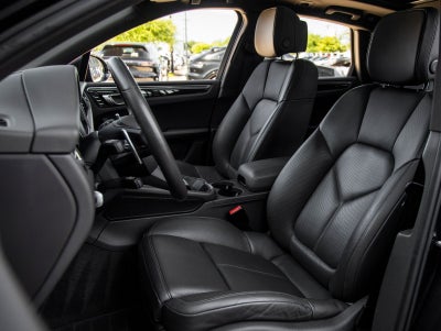 2022 Porsche Macan AWD