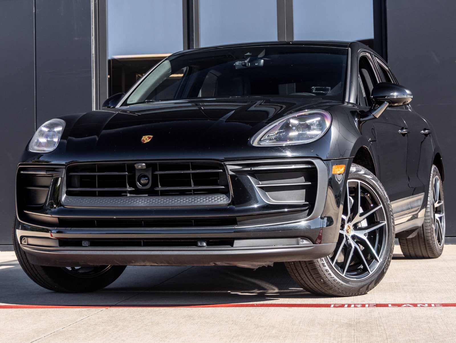 2023 Porsche Macan Base