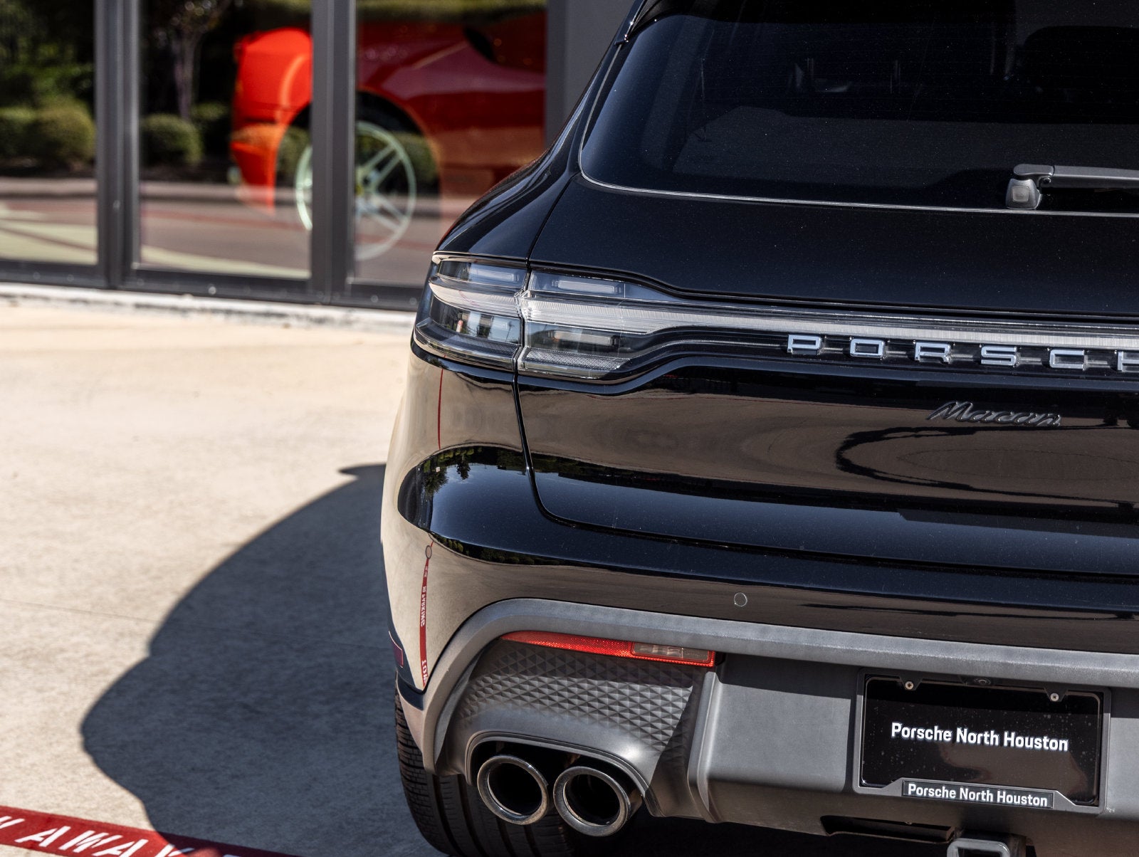 2023 Porsche Macan Base