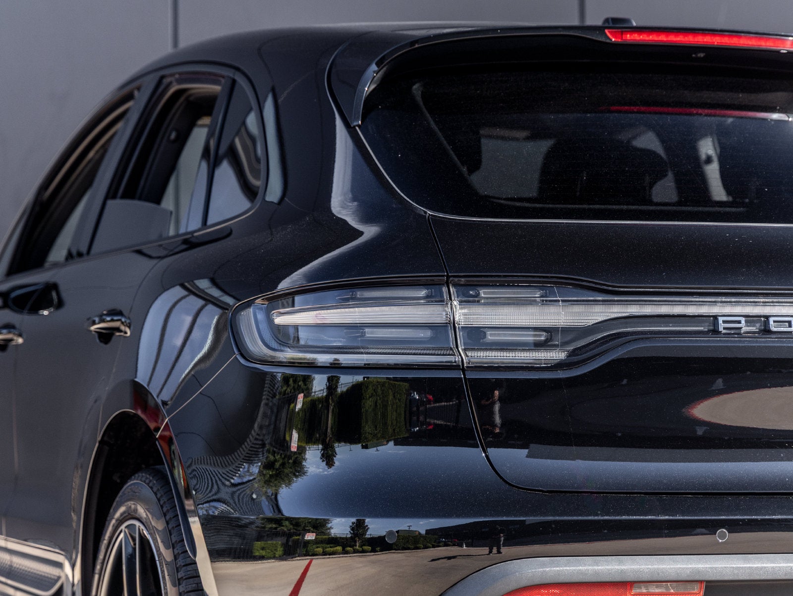 2023 Porsche Macan Base