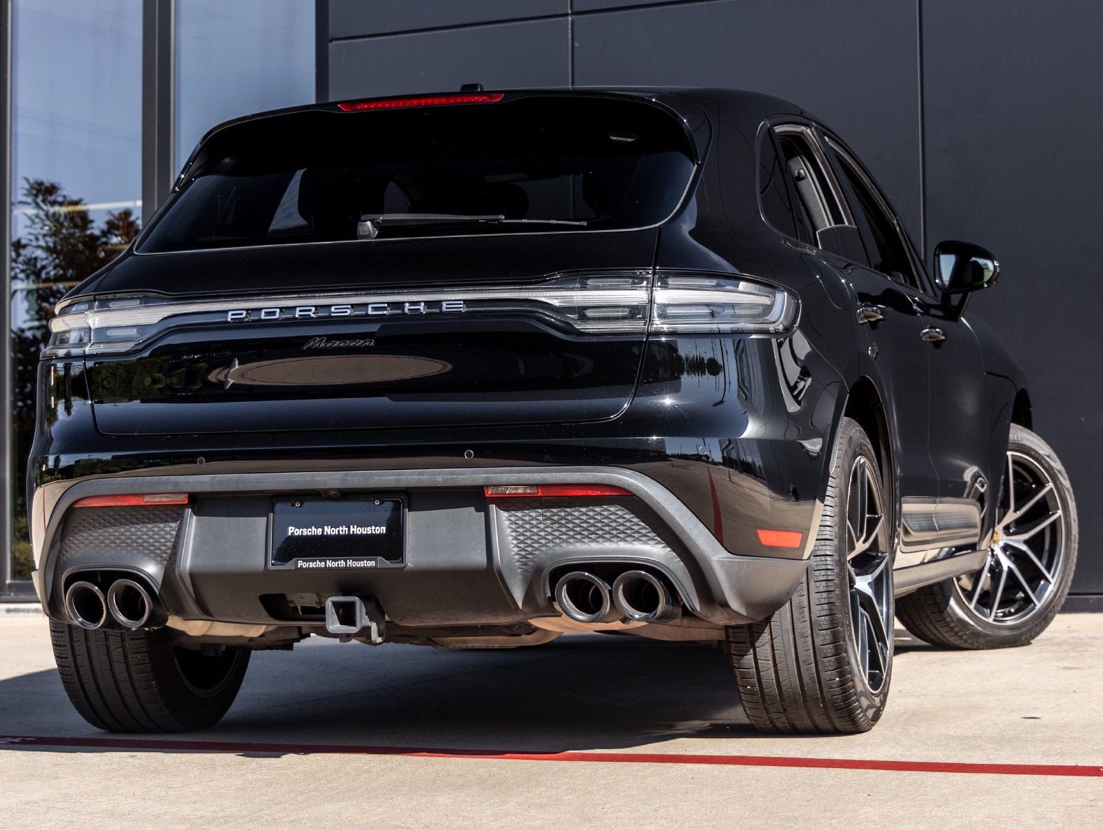 2023 Porsche Macan Base