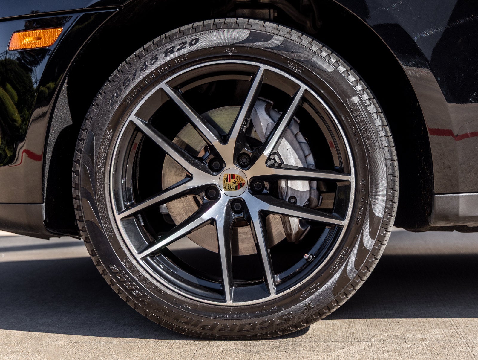 2023 Porsche Macan Base