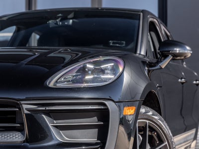 2023 Porsche Macan Base