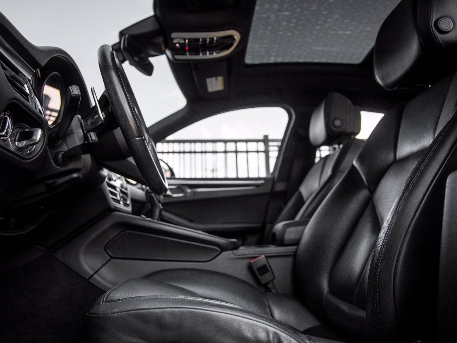 2023 Porsche Macan Base