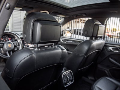 2023 Porsche Macan Base