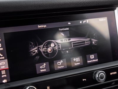 2023 Porsche Macan Base