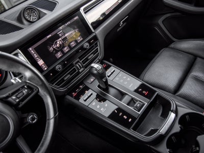 2023 Porsche Macan Base