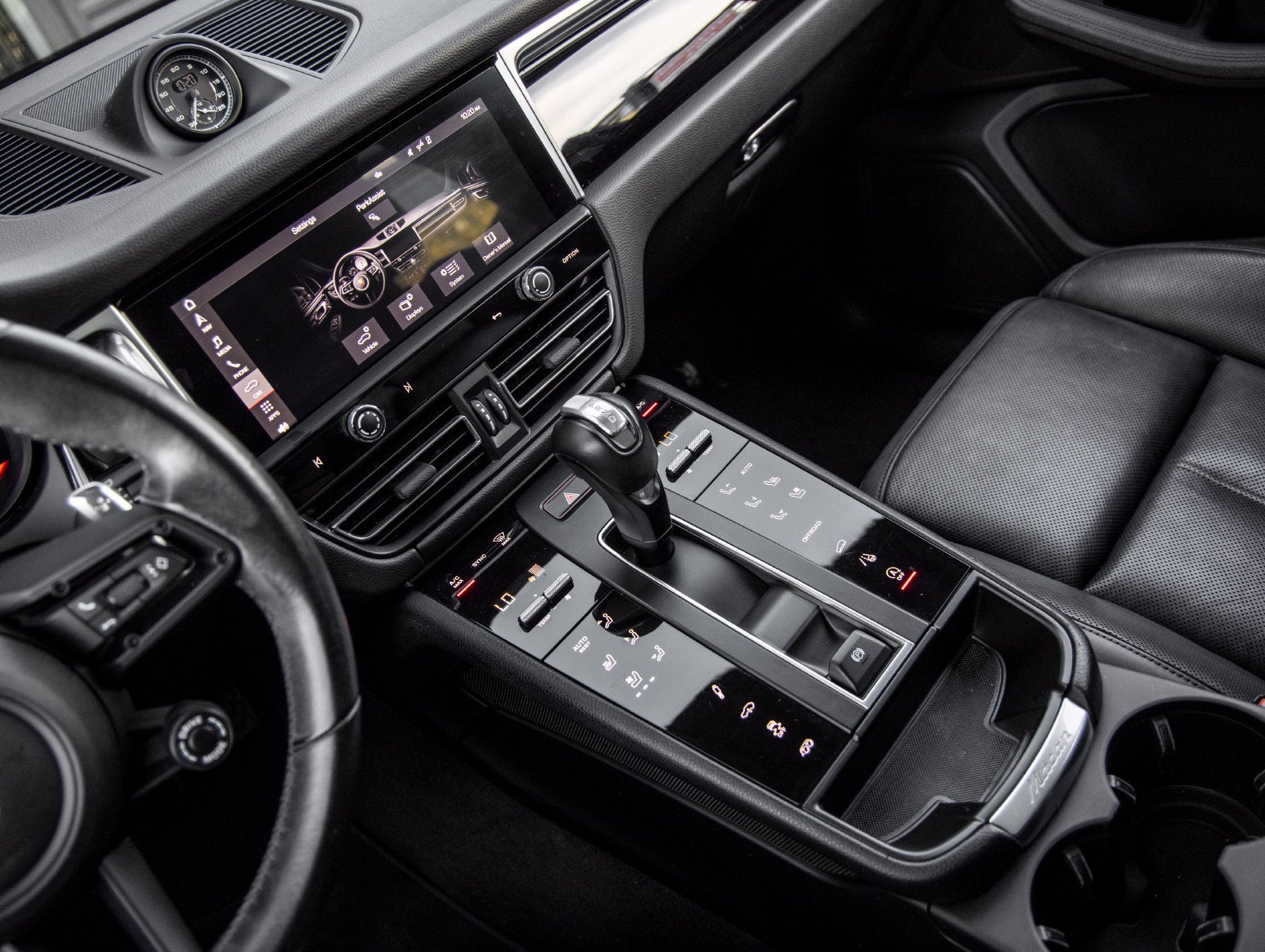 2023 Porsche Macan Base