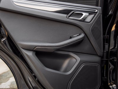 2023 Porsche Macan Base