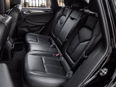 2023 Porsche Macan Base