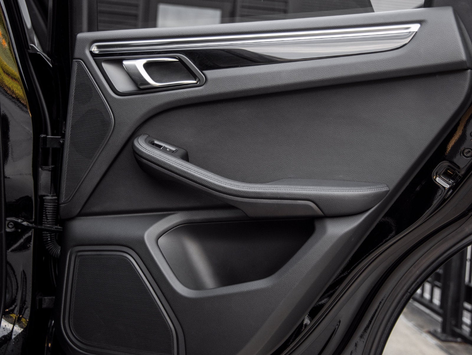 2023 Porsche Macan Base