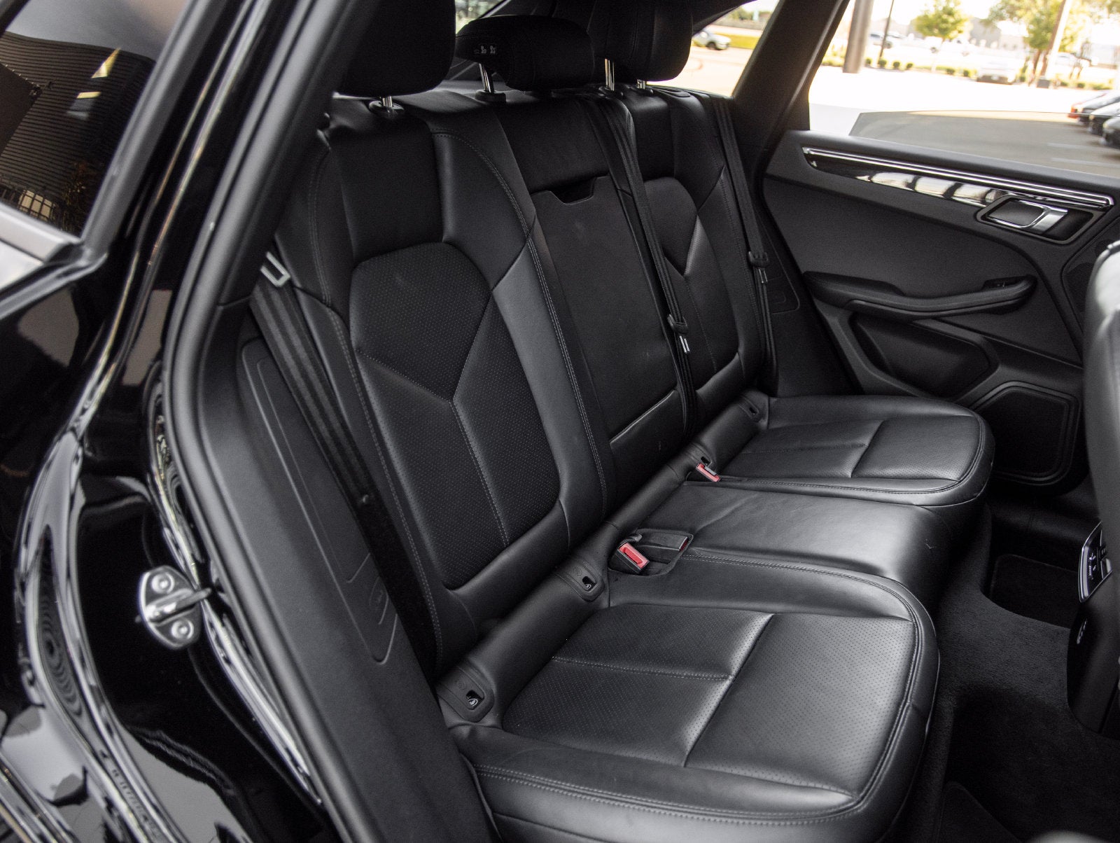 2023 Porsche Macan Base