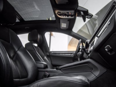 2023 Porsche Macan Base