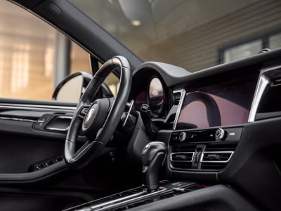2023 Porsche Macan Base