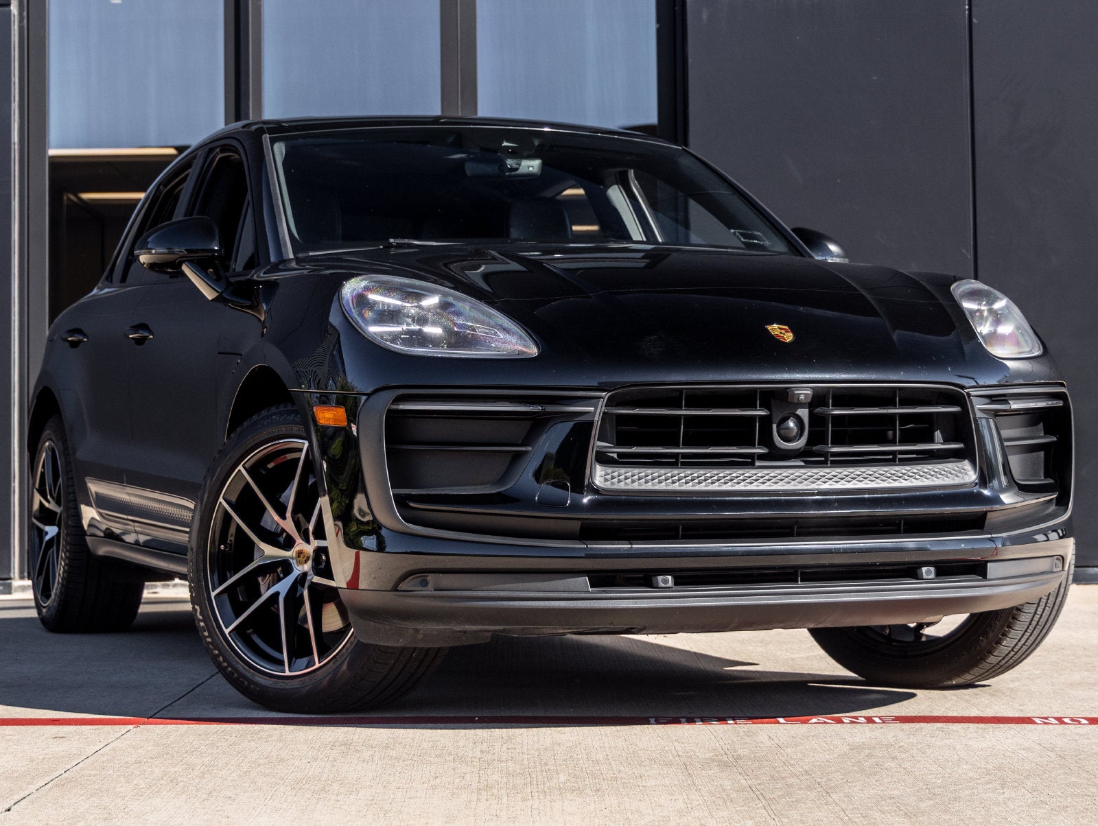 2023 Porsche Macan Base
