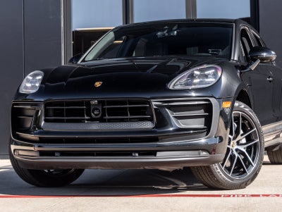 2023 Porsche Macan Base