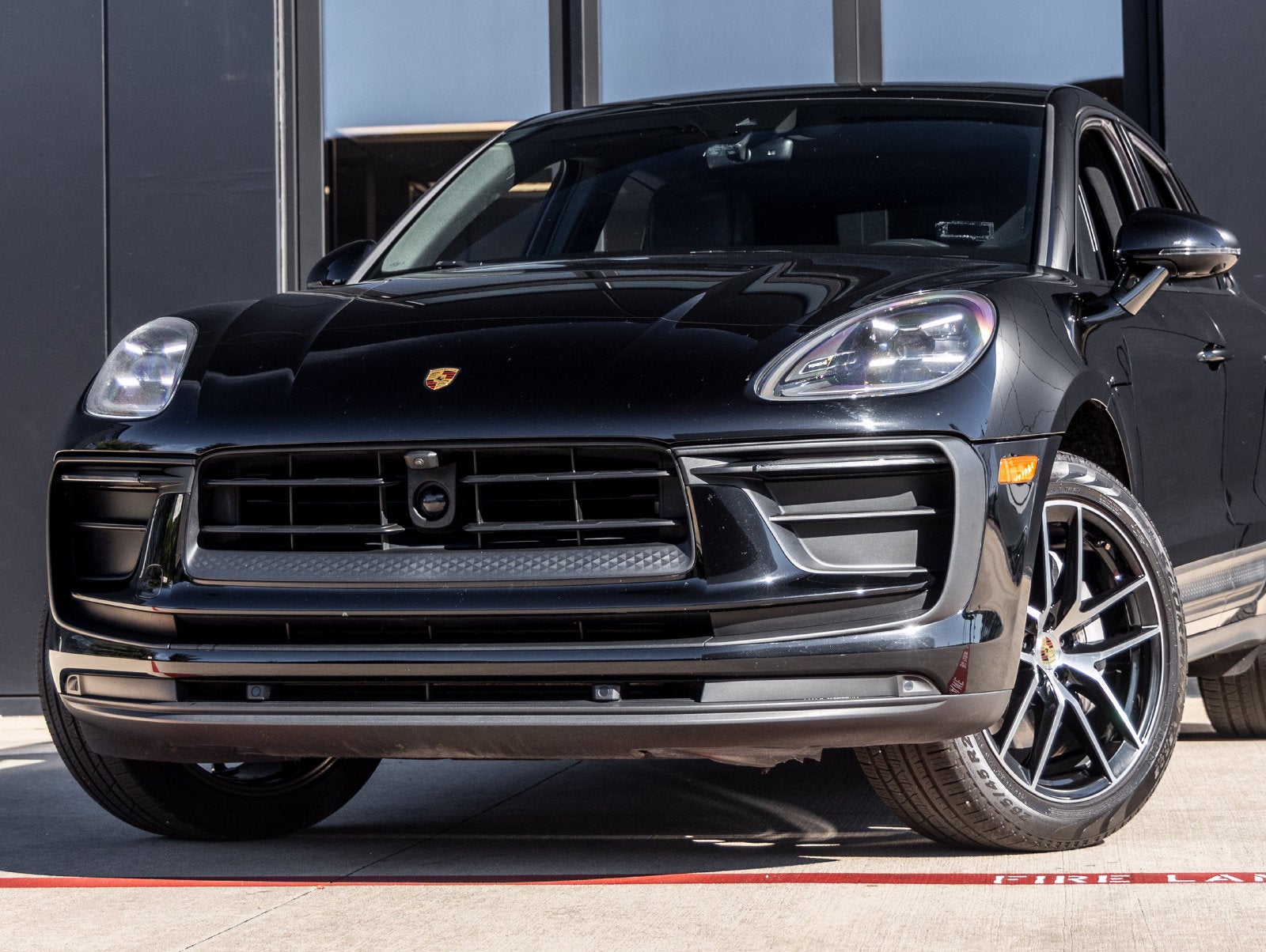 2023 Porsche Macan Base