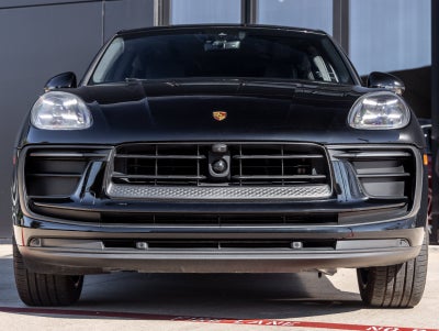 2023 Porsche Macan Base