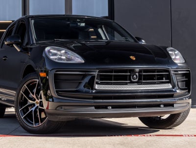 2023 Porsche Macan Base