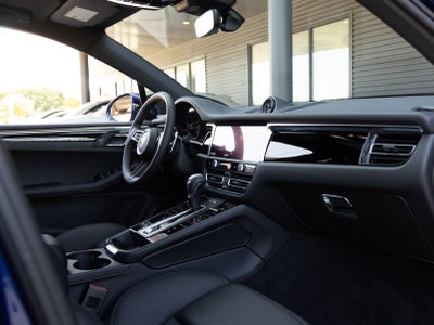2025 Porsche Macan Macan