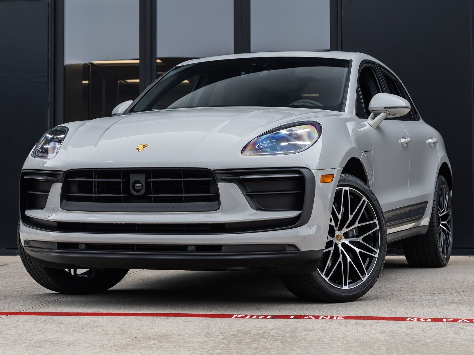 2026 Porsche Macan AWD